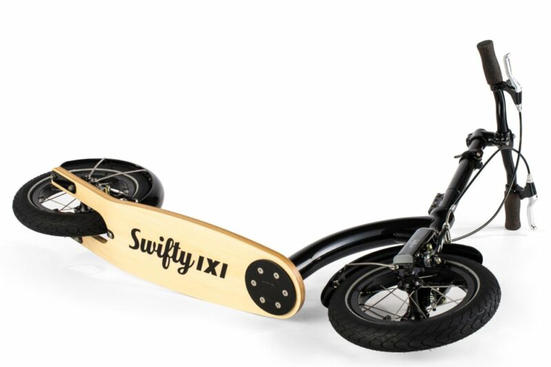 Swifty-IXI-Kinderroller-Scooter-Retro-Design-schwarz-unten